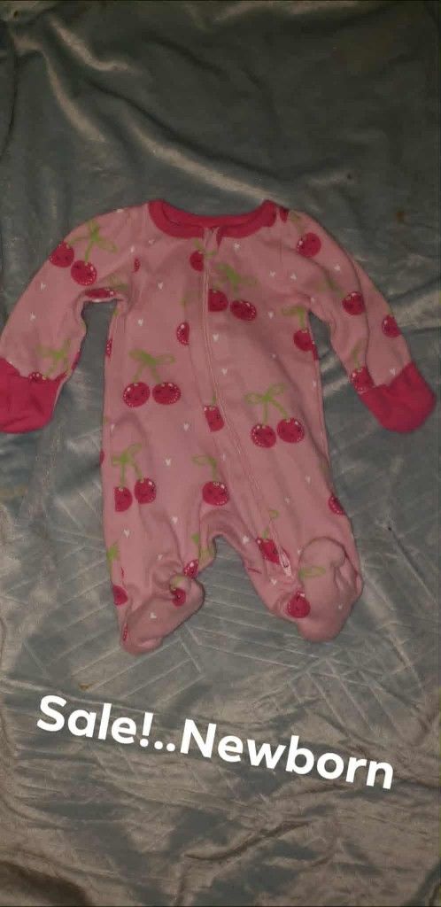 π©· Pink π Newborn Sleeper - Still Available