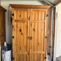 Free vintage Tv stand, storage cabinet