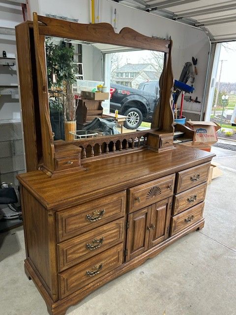Very Nice Oak Dresser With Mirror