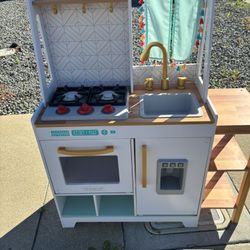Luxury Children’s Kitchen with Appliances