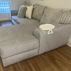 Sectional couch 