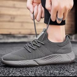NWT Men’s Lightweight Running Shoes Dark Gray Size 11 12