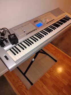 Yamaha 76 key Portable Grand