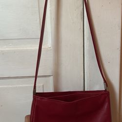 Red Faux Leather Shoulder Purse – Gently Used 