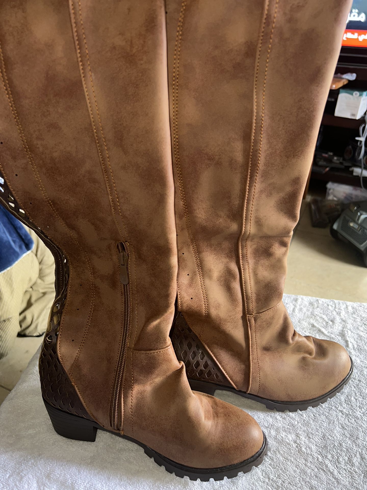 Women Boot Size 245 Leather 