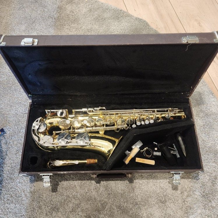 Japanese YAMAHA Alto Saxophone