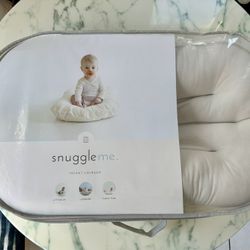 Snuggle Me-Infant Lounger