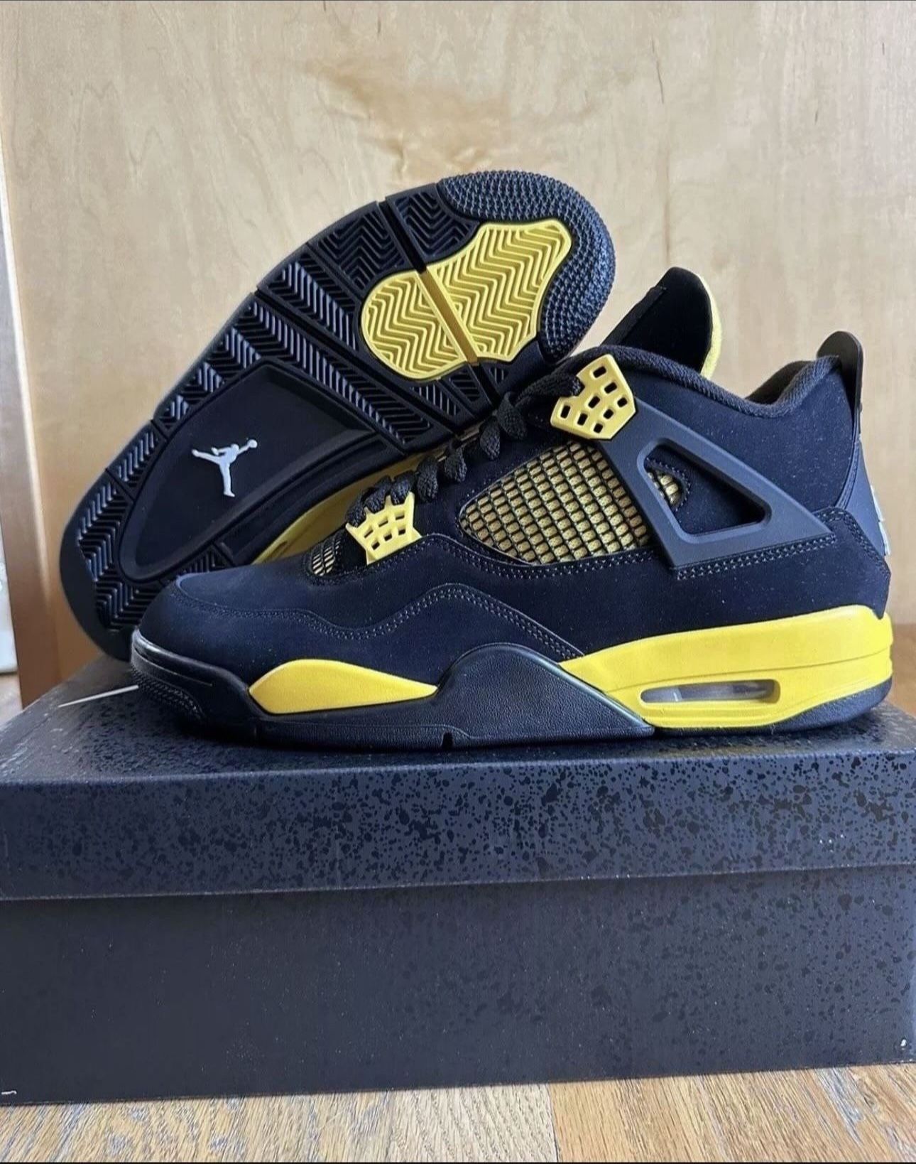 Air Jordan 4 Retro Thunder 2023 DH6927-017 Men’s Size 11 Brand New 