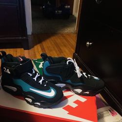 🎅 Brand New Size 6 Youth Just In Time For A Xmas🎁 