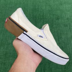 VANS SLIP-ON GUM STOP “CREAM” (Size 6, Youth)