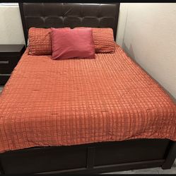 Ashley Queen Panel Bed with Mirrored Dresser, Chest and Nightstand