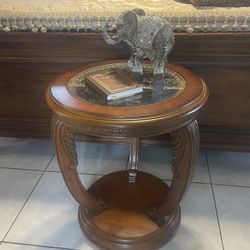 Tracy Has!! A Michael Amini /Aico Accent Table!