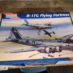 Monogram B-17G Flying Fortess Model
