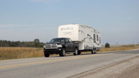 5th Wheel Trailer Hauling