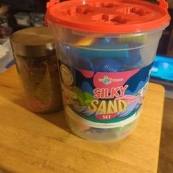 Silky Sand And Kinetic Sand Mix Toy Used