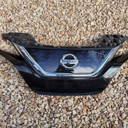 Nissan Leaft Grille