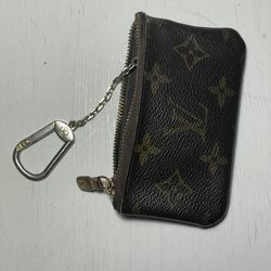 Authentic Louis Vuitton key chain pouch!