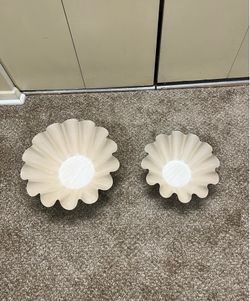 Brand new set of 2 scalloped decorative bowls 12”&10”in diameter details in the photos pickup Gaithersburg md20877
