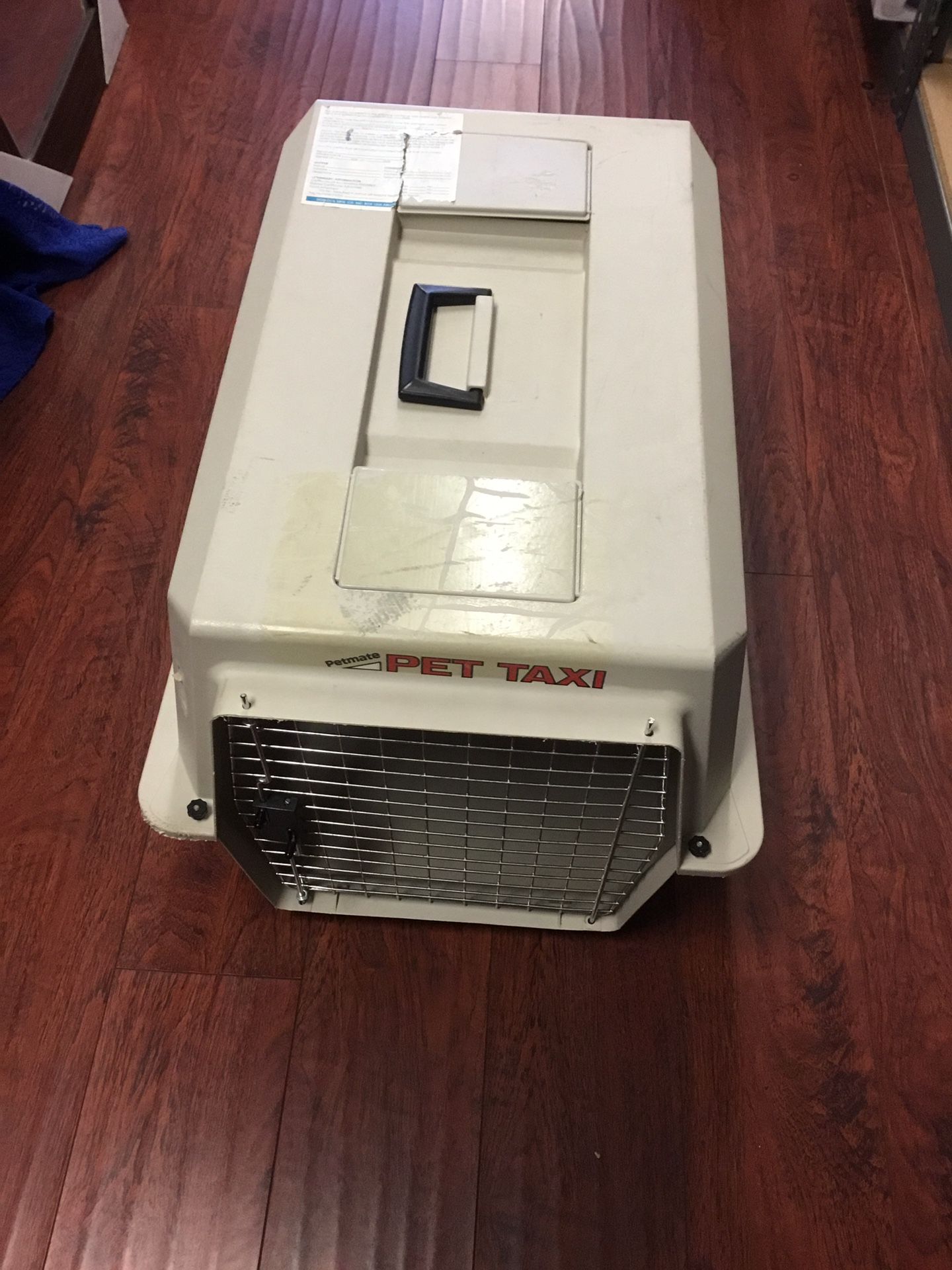 Medium size dog kennel size 26 by 20.