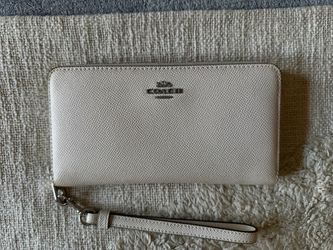 Large Coach Leather White Silver Long Zip Around Wallet