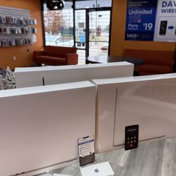 Macbook Air M2 8GB And 256GB 