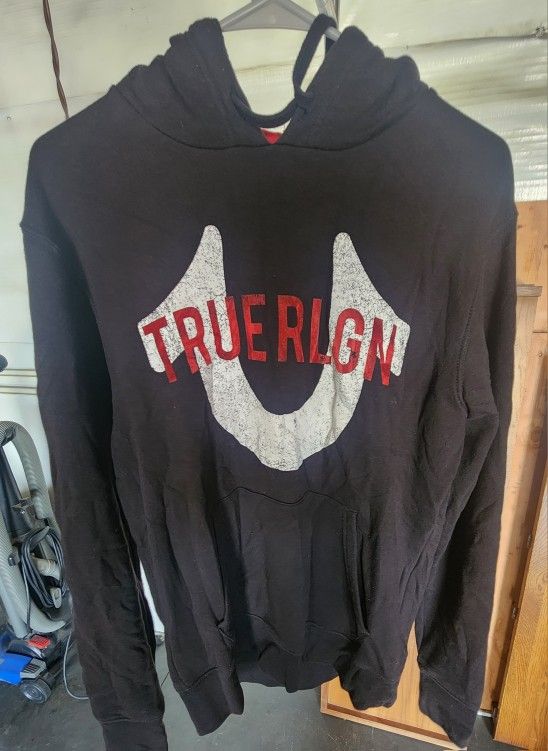 Sweatshirt.