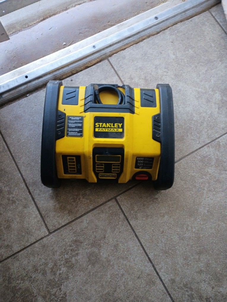 DeWalt Jumpstarter Starter