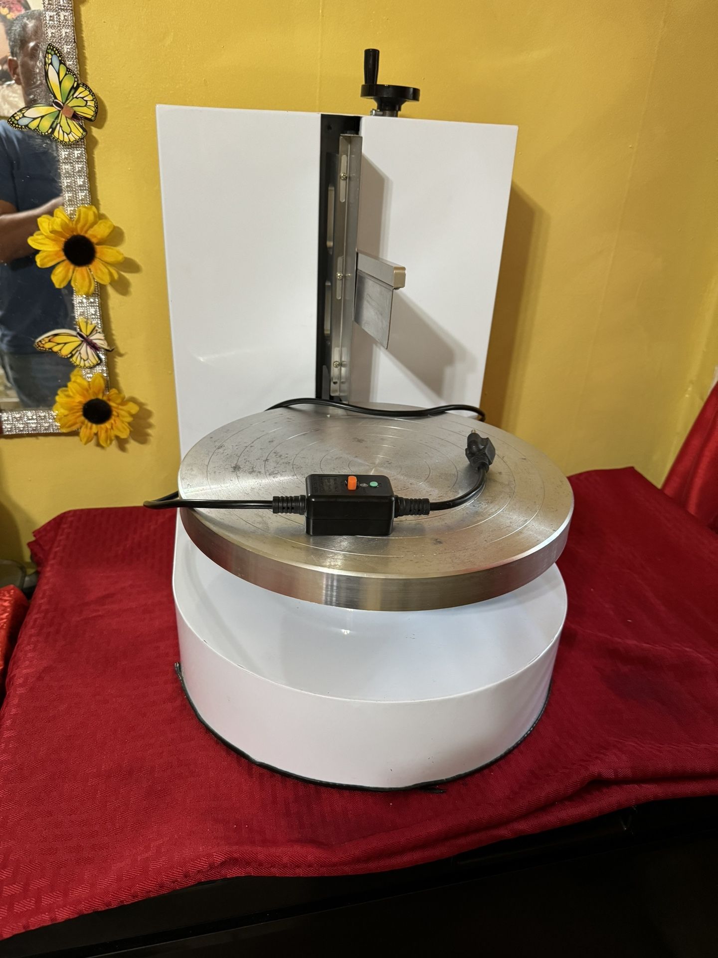 Cake Scraper Machine Is In Good Condition