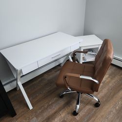 Desks With Chair