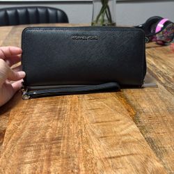 Zipper  MK Wallet 