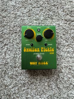 Way Huge Swollen Pickle Fuzz pedal