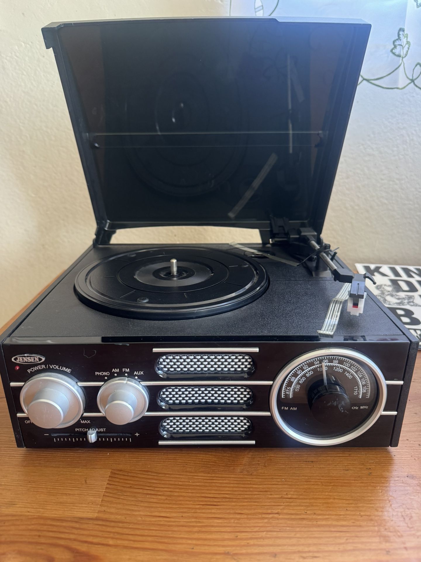 Jensen Turntable with Built in Speaker Black (JTA-300)