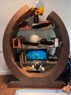 Decorative shelf display