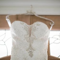 Never Worn Wedding Dress