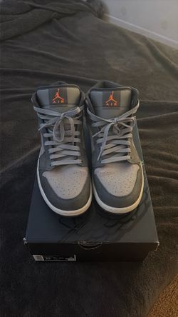 Air Jordan 1 MID SE