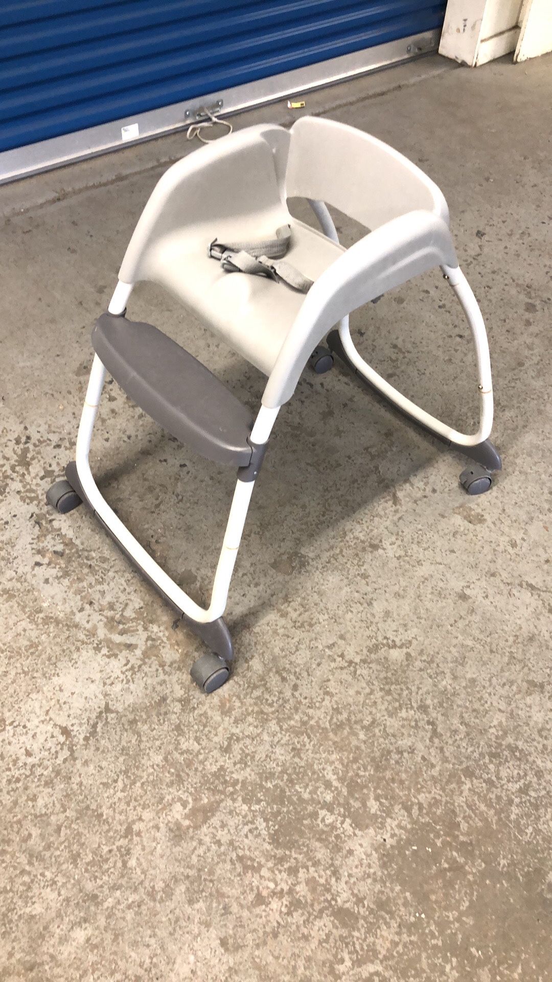 24 inch high plastic highchair
