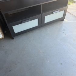 Entertainment center