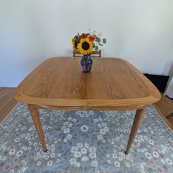 Extandable MCM Solid Wood Dining Table