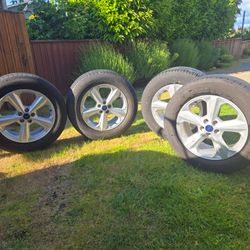 4 wheels and tires 235/65r. 18