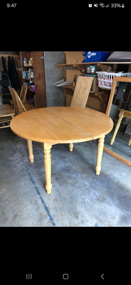 Round Kitchen Table