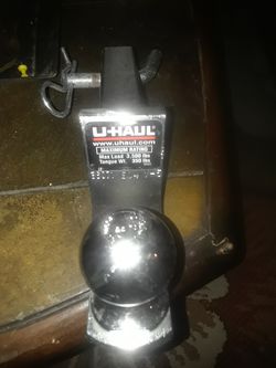 Uhaul trailer hitch with ball and safety pins