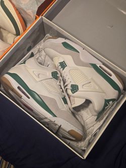 Jordan 4 SB "Pine Green"