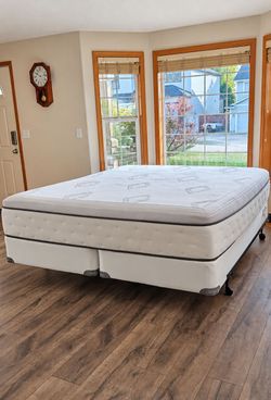 Very Nice California King Simmons Beautyrest TruEnergy Mattress, Boxsprings and Metal Bed Frame