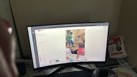 Curved Gaming monitor 240 hrtz