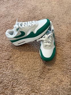 Womens Nike AirMax Size9.5