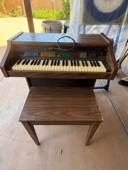 Lowery Electric Organ