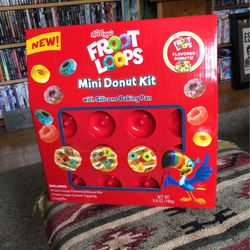 Brand New Kelloggs Front Loops Mini Donut Kit 
