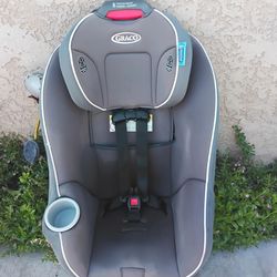 Graco  Adjustable Carseat