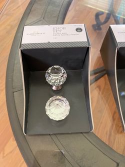 Knob set glass and satin nickel