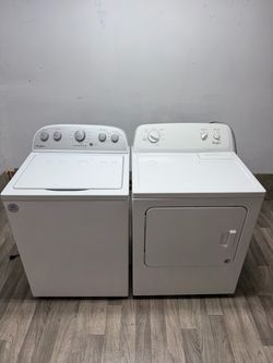 Whirlpool washer and dryer laundry set